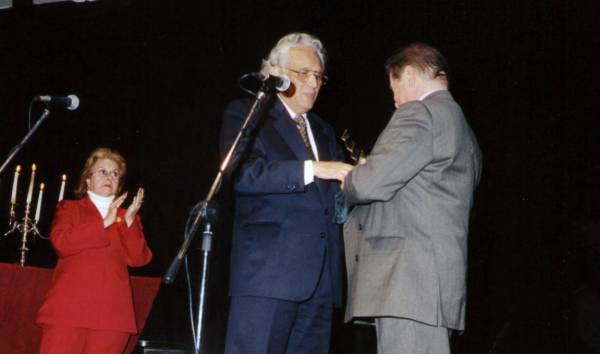 Eduardo Ramirez y Dr. Guzman 2003