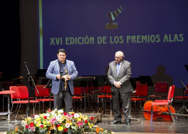 Ariel Britos y Enrique Iglesias en Premios ALAS 2017