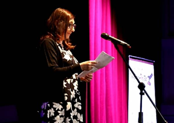 Abre la ceremonia Debora Wainkrantz de Cohen Vice Presidente de InterArte