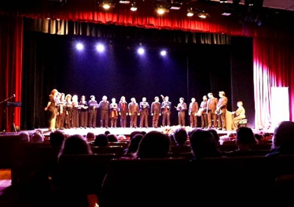 Participación artística del Ensemble Vocal De Profundis