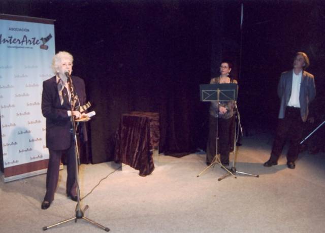 Linda Kohen recibe su Premio Alas
